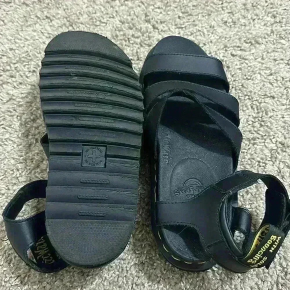 Dr. Martens - Picture 8 of 9